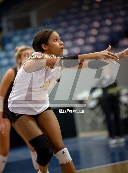 Thumbnail 2 in Clarkston vs. Mercy (MHSAA Division 1 Semifinal) photogallery.