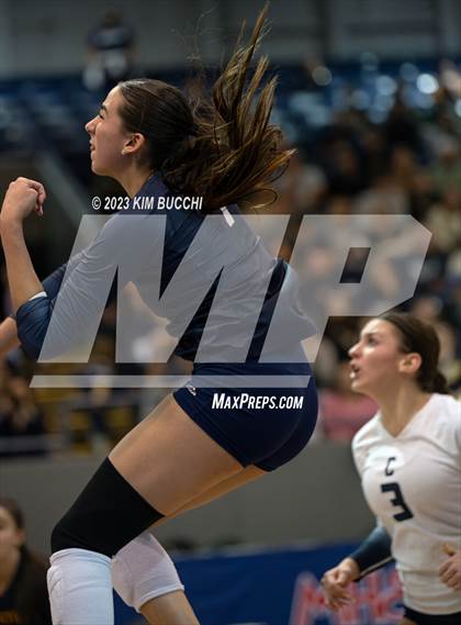Thumbnail 1 in Clarkston vs. Mercy (MHSAA Division 1 Semifinal) photogallery.