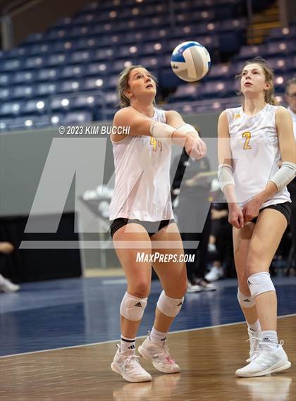 Thumbnail 2 in Clarkston vs. Mercy (MHSAA Division 1 Semifinal) photogallery.