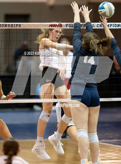 Thumbnail 3 in Clarkston vs. Mercy (MHSAA Division 1 Semifinal) photogallery.