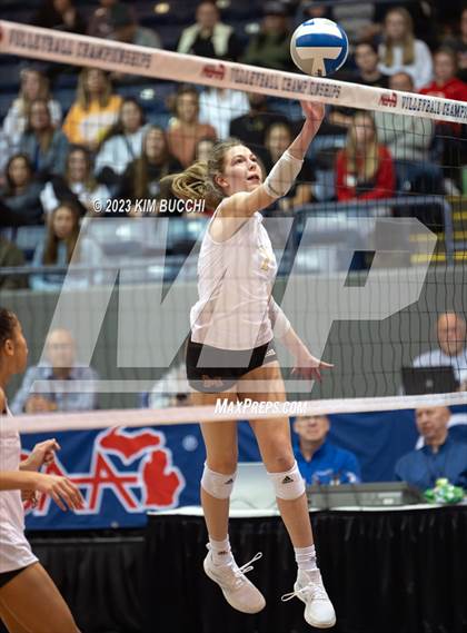 Thumbnail 1 in Clarkston vs. Mercy (MHSAA Division 1 Semifinal) photogallery.