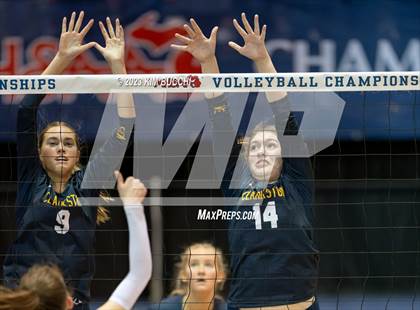 Thumbnail 2 in Clarkston vs. Mercy (MHSAA Division 1 Semifinal) photogallery.