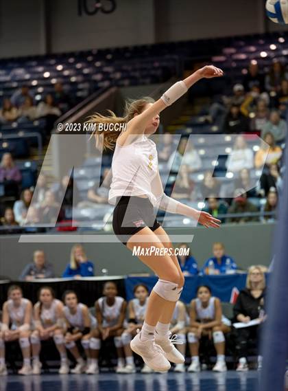 Thumbnail 1 in Clarkston vs. Mercy (MHSAA Division 1 Semifinal) photogallery.