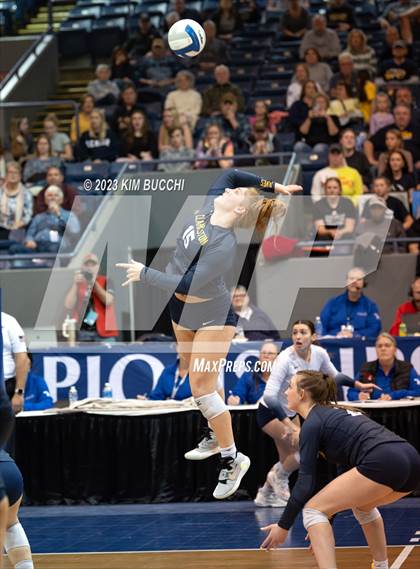 Thumbnail 3 in Clarkston vs. Mercy (MHSAA Division 1 Semifinal) photogallery.