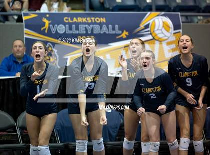 Thumbnail 2 in Clarkston vs. Mercy (MHSAA Division 1 Semifinal) photogallery.