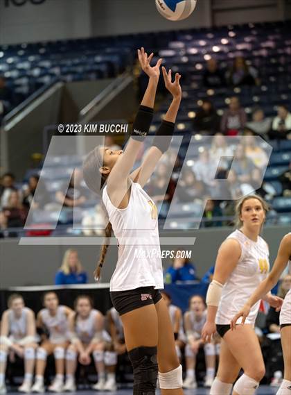 Thumbnail 1 in Clarkston vs. Mercy (MHSAA Division 1 Semifinal) photogallery.