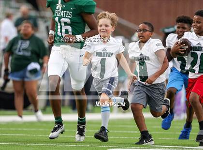 Thumbnail 3 in Crandall @ Poteet photogallery.
