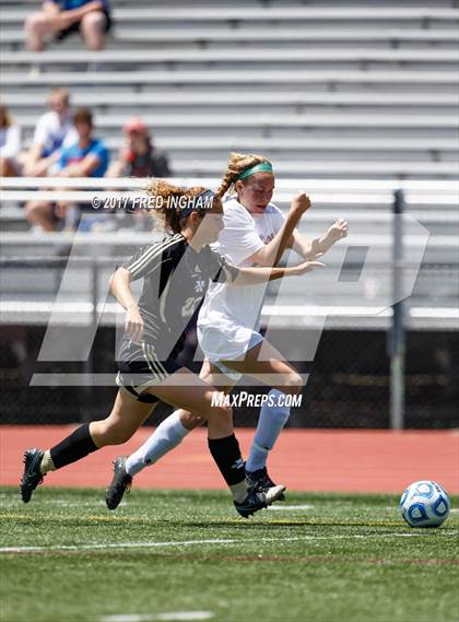 Thumbnail 3 in Madison vs. Kellam (VHSL 6A Semifinal) photogallery.