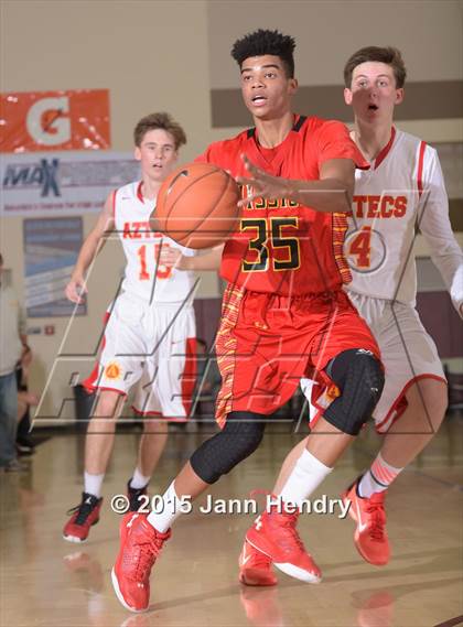 Thumbnail 2 in Mission Viejo vs Palm Desert (MaxPreps Holiday Classic) photogallery.
