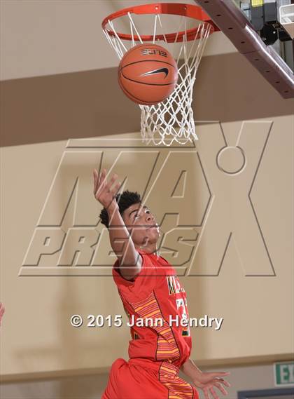 Thumbnail 3 in Mission Viejo vs Palm Desert (MaxPreps Holiday Classic) photogallery.