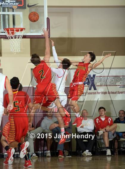 Thumbnail 2 in Mission Viejo vs Palm Desert (MaxPreps Holiday Classic) photogallery.