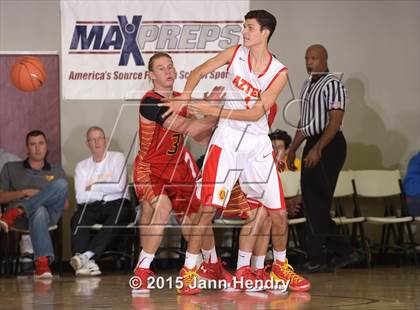Thumbnail 3 in Mission Viejo vs Palm Desert (MaxPreps Holiday Classic) photogallery.