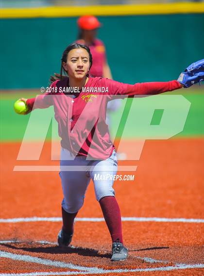 Thumbnail 3 in Chatsworth vs USC Hybrid photogallery.