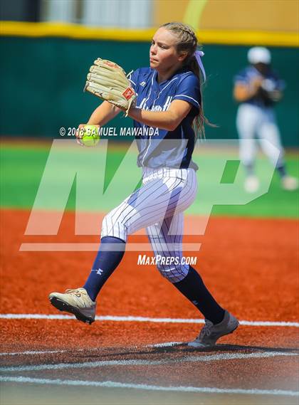 Thumbnail 2 in Chatsworth vs USC Hybrid photogallery.