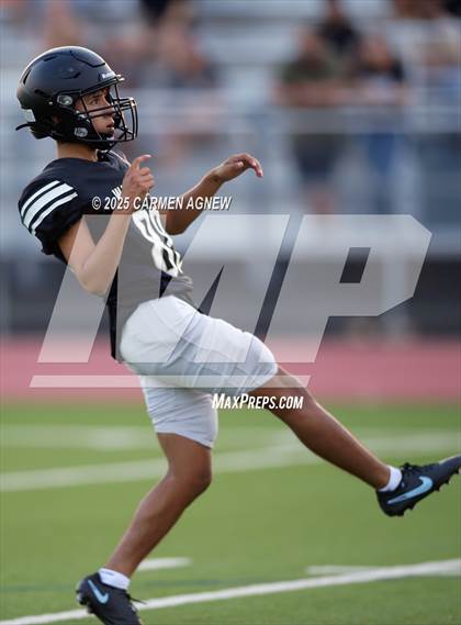 Thumbnail 3 in JV: Jordan vs Mayde Creek (A teams) photogallery.