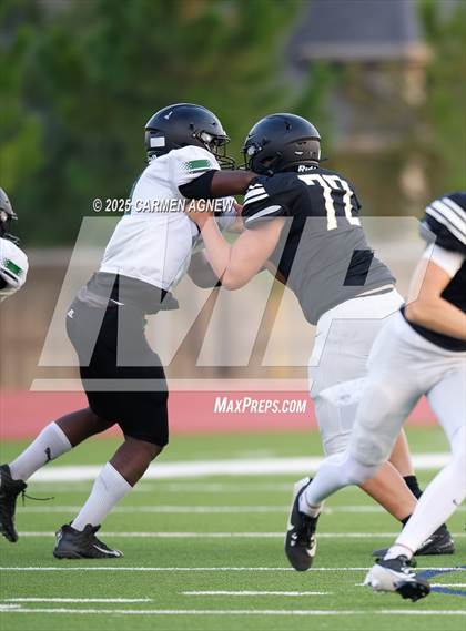 Thumbnail 2 in JV: Jordan vs Mayde Creek (A teams) photogallery.