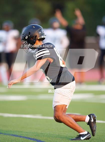 Thumbnail 3 in JV: Jordan vs Mayde Creek (A teams) photogallery.