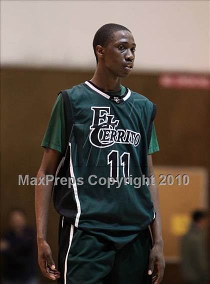Thumbnail 3 in El Cerrito vs. Bishop O'Dowd (CIF NCS D3 Playoffs) photogallery.