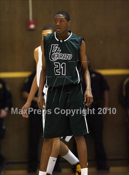 Thumbnail 2 in El Cerrito vs. Bishop O'Dowd (CIF NCS D3 Playoffs) photogallery.