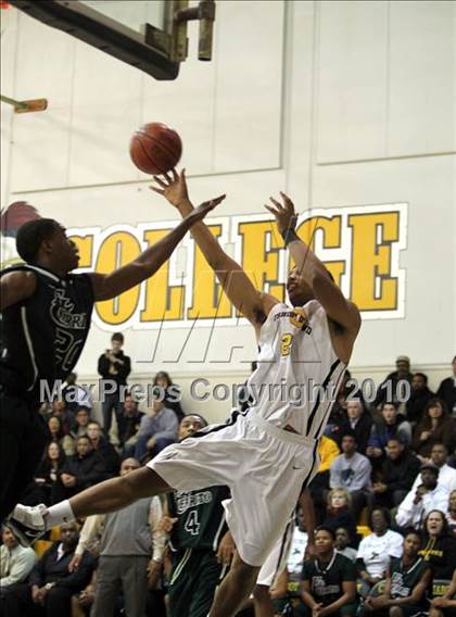 Thumbnail 1 in El Cerrito vs. Bishop O'Dowd (CIF NCS D3 Playoffs) photogallery.