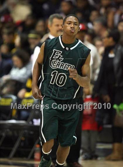 Thumbnail 3 in El Cerrito vs. Bishop O'Dowd (CIF NCS D3 Playoffs) photogallery.