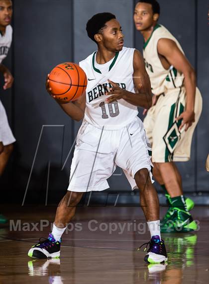 Thumbnail 3 in DeSoto vs. Berkner (McDonald's Texas Invitational) photogallery.