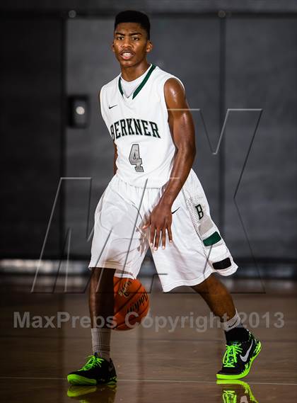 Thumbnail 2 in DeSoto vs. Berkner (McDonald's Texas Invitational) photogallery.