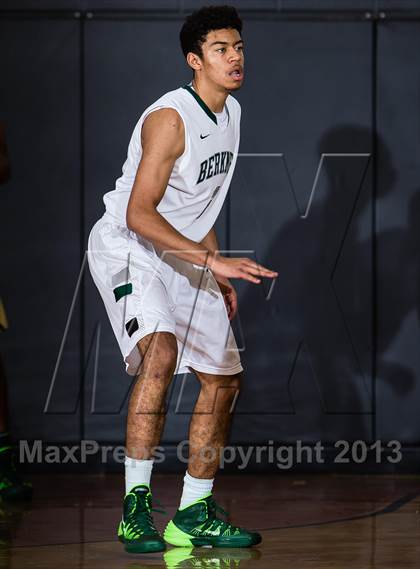 Thumbnail 2 in DeSoto vs. Berkner (McDonald's Texas Invitational) photogallery.