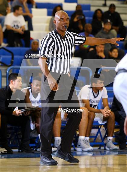 Thumbnail 2 in Rolling Hills Prep vs. Loyola (Rolling Hills Prep State Preview Classic) photogallery.