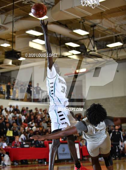 Thumbnail 2 in Renaissance Academy vs. Aquinas (CIF SS 4AA Final) photogallery.