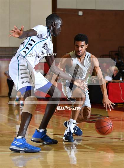 Thumbnail 2 in Renaissance Academy vs. Aquinas (CIF SS 4AA Final) photogallery.
