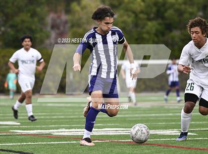 Thumbnail 2 in Cathedral vs. De La Salle (Adidas SoCal College Showcase) photogallery.