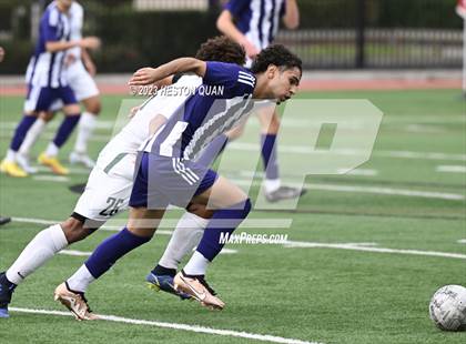 Thumbnail 3 in Cathedral vs. De La Salle (Adidas SoCal College Showcase) photogallery.