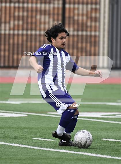 Thumbnail 2 in Cathedral vs. De La Salle (Adidas SoCal College Showcase) photogallery.