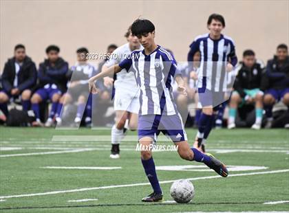 Thumbnail 3 in Cathedral vs. De La Salle (Adidas SoCal College Showcase) photogallery.