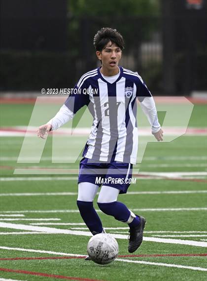Thumbnail 2 in Cathedral vs. De La Salle (Adidas SoCal College Showcase) photogallery.