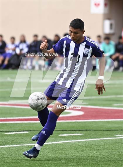 Thumbnail 3 in Cathedral vs. De La Salle (Adidas SoCal College Showcase) photogallery.
