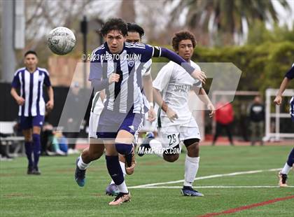 Thumbnail 2 in Cathedral vs. De La Salle (Adidas SoCal College Showcase) photogallery.