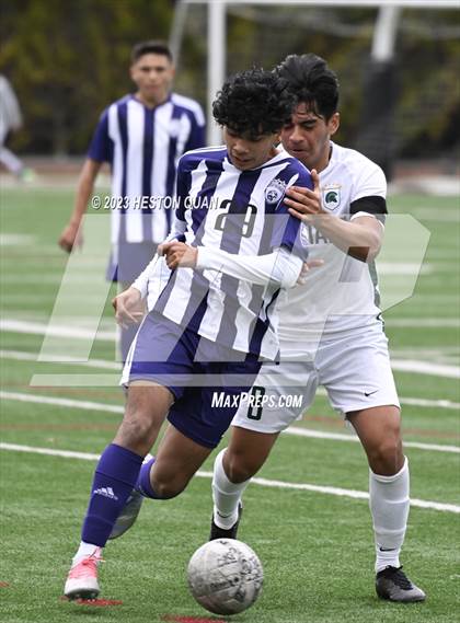 Thumbnail 2 in Cathedral vs. De La Salle (Adidas SoCal College Showcase) photogallery.