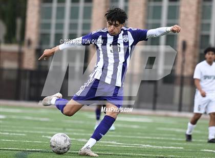 Thumbnail 2 in Cathedral vs. De La Salle (Adidas SoCal College Showcase) photogallery.