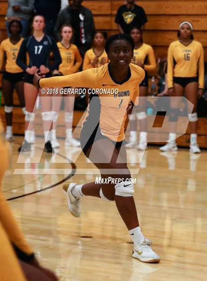 Thumbnail 2 in Bishop O'Dowd vs. St. Francis (Stockton Classic) photogallery.