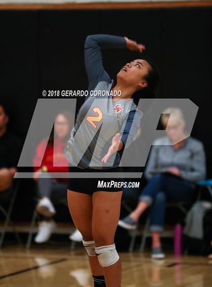 Thumbnail 2 in Bishop O'Dowd vs. St. Francis (Stockton Classic) photogallery.