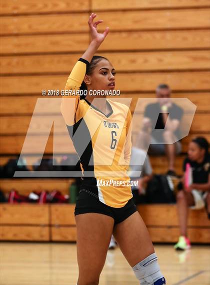 Thumbnail 1 in Bishop O'Dowd vs. St. Francis (Stockton Classic) photogallery.