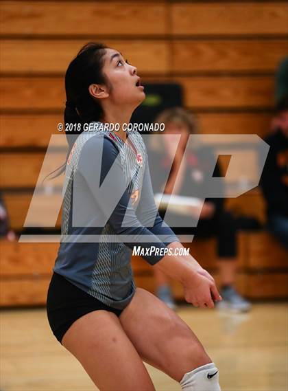 Thumbnail 2 in Bishop O'Dowd vs. St. Francis (Stockton Classic) photogallery.