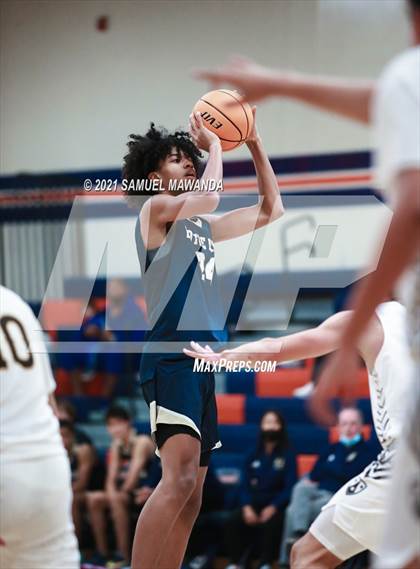 Thumbnail 2 in Crespi vs  Notre Dame (SO) (6th Annual West Valley Varsity Basketball Tip-off Classic Final) photogallery.