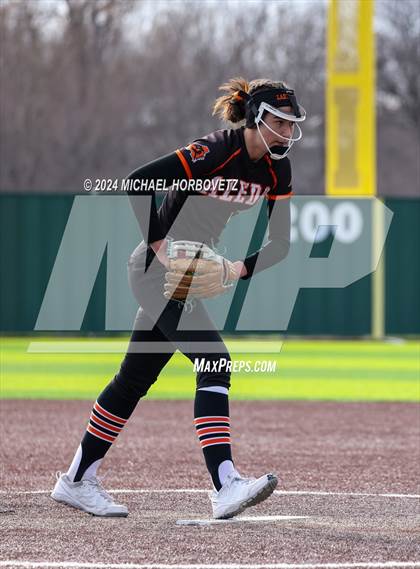 Thumbnail 1 in Melissa vs. Aledo (Forney Tournament) photogallery.