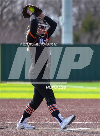 Thumbnail 2 in Melissa vs. Aledo (Forney Tournament) photogallery.