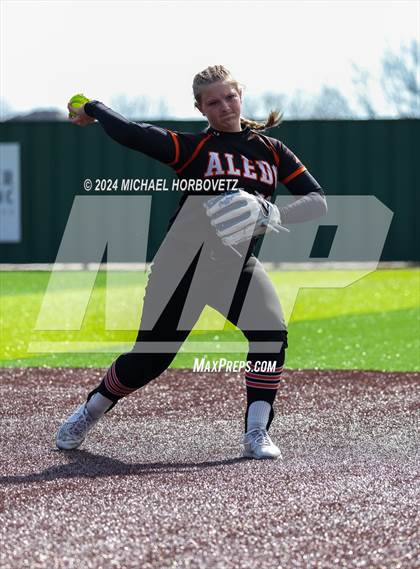 Thumbnail 1 in Melissa vs. Aledo (Forney Tournament) photogallery.
