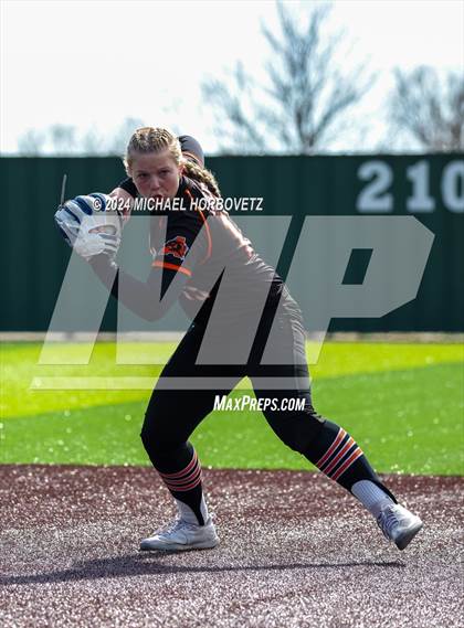 Thumbnail 3 in Melissa vs. Aledo (Forney Tournament) photogallery.