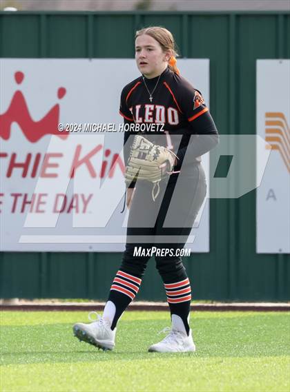 Thumbnail 3 in Melissa vs. Aledo (Forney Tournament) photogallery.